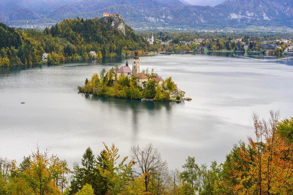 Panoramautsikt över sjön Bled från Mt. Osojnica, Slovenien — Stockfoto