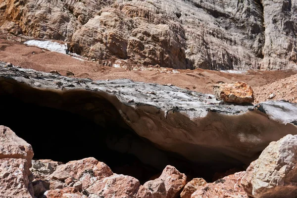 Cueva Glaciar Formada Bajo Glaciar Retroceso Cáucaso —  Fotos de Stock