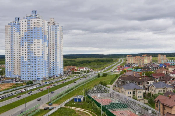 Perm Rusia Junio 2020 Tramo Una Carretera Circunvalación Con Una — Foto de Stock