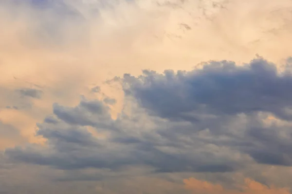 Přírodní Pozadí Bouřlivá Večerní Obloha — Stock fotografie