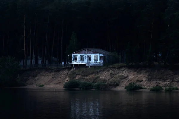 Abandoned Dilapidated House Dark Wooded Bank Ready Collapse River — Stock Photo, Image