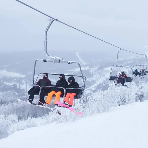 Perm Krai Russia January 2021 Skiers Taking Chair Lift Hilly — Stock Photo, Image