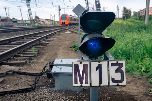 Señal Ferrocarril Enano Interruptor Ferrocarril Está Brillando Azul Que Prohíbe — Foto de Stock