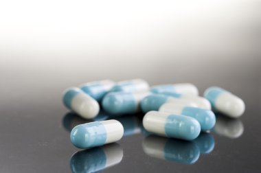 Mavi tıp kapsül.