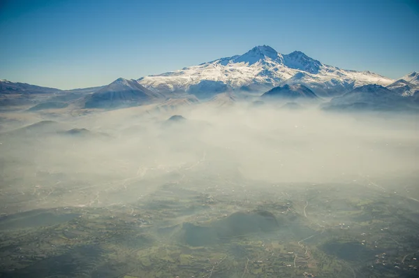 Kaunis Erciyes-vuori — kuvapankkivalokuva