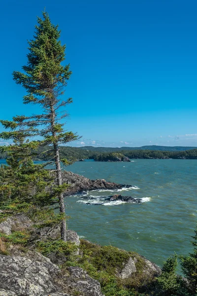 Costa rochosa do Lago Superior — Fotografia de Stock