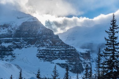 Banff Park 'ta Louise Gölü, Alberta, Kanada