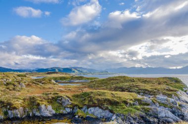 Günışığı Norveç 'in sonbahar zamanı manzarası