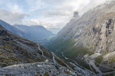 Trol stijeni (Trol Yolu), Norveç sonbahar zamanı
