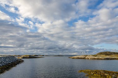 Günışığı Norveç 'in sonbahar zamanı manzarası