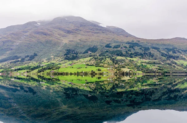 Reflexão Fiorde Noruega Momento Outono — Fotografia de Stock