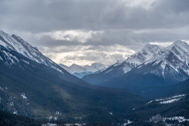 Banff Park 'taki Rocky Dağları, Alberta, Kanada