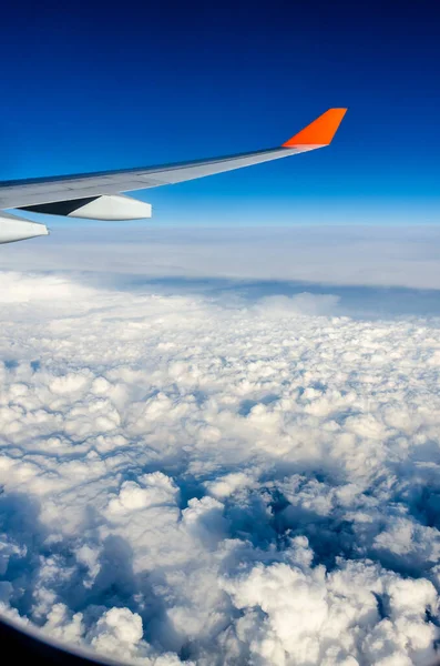 Ala Avión Nubes Blancas Cielo Azul — Foto de Stock