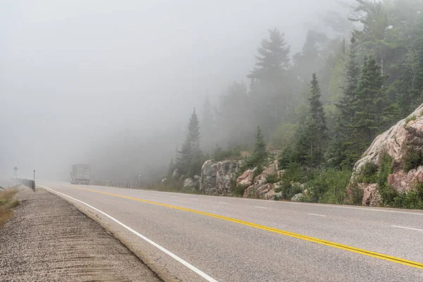 Starker Nebel Auf Waldhügeln Der Nähe Des Superior Lake Kanada — Stockfoto