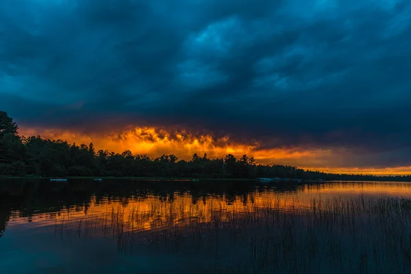 Coucher Soleil Dessus Lac Forestier Dans Parc Lac Grundy Canada — Photo