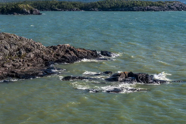 Orilla Rocosa Del Lago Superior Canadá — Foto de Stock