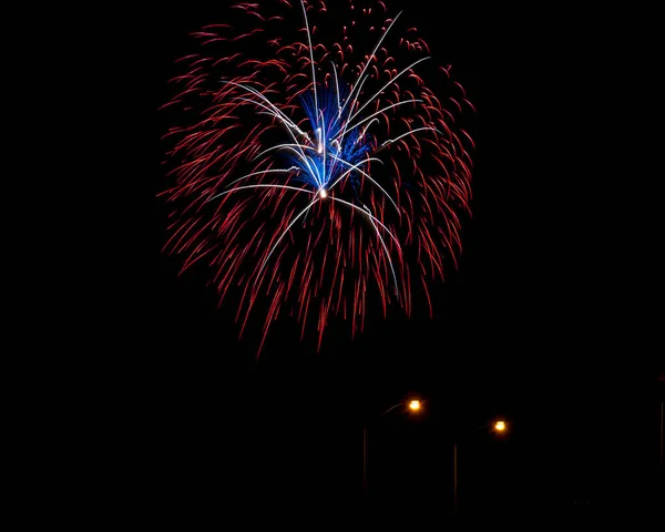 Fuochi Artificio Colori Sfondo Cielo Nero Giorno Del Canada — Foto Stock