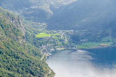 Günışığı Norveç 'in sonbahar zamanı manzarası