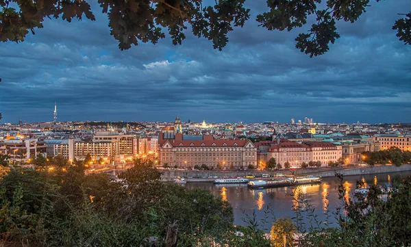 Vista Nocturna Las Casas Praga Sobornos Luces — Foto de Stock