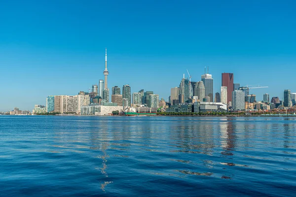 Toronto Skyline Från Ontario Sjö Solig Morgon — Stockfoto