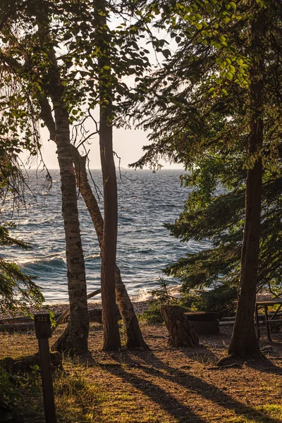 Kleurrijke Zonsondergang Boven Het Water Van Superior Lake Canada — Stockfoto