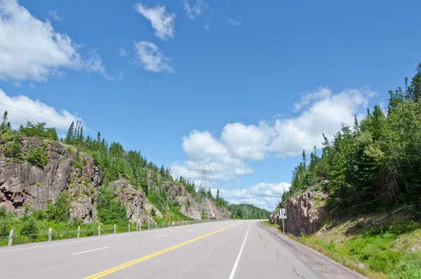 Autopista TransCanada a lo largo de Superior Lake shore — Foto de Stock