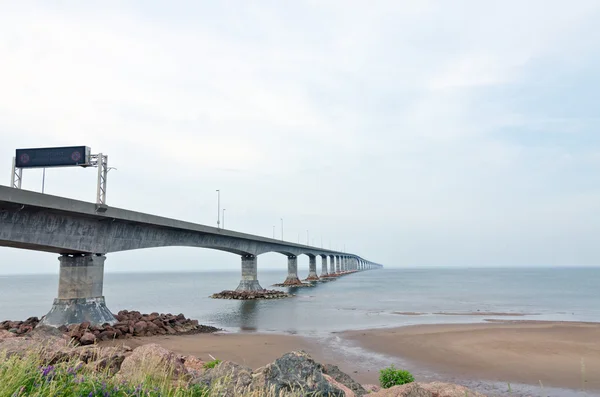 Die Konföderationsbrücke — Stockfoto