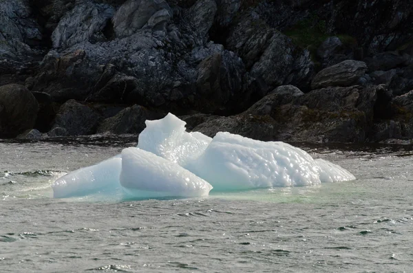 Iceberg blanco brillante — Foto de Stock