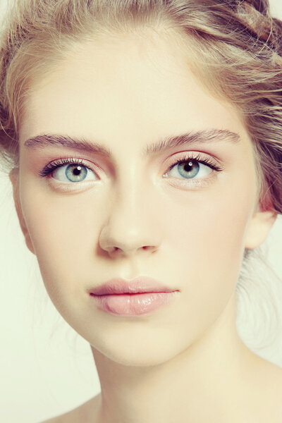 молодая красивая здоровая девушка
