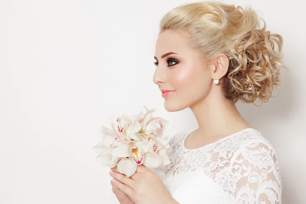 Bride with stylish prom hairdo — Stock Photo, Image