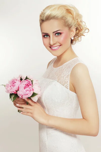 Bride with stylish prom hairdo — Stock Photo, Image