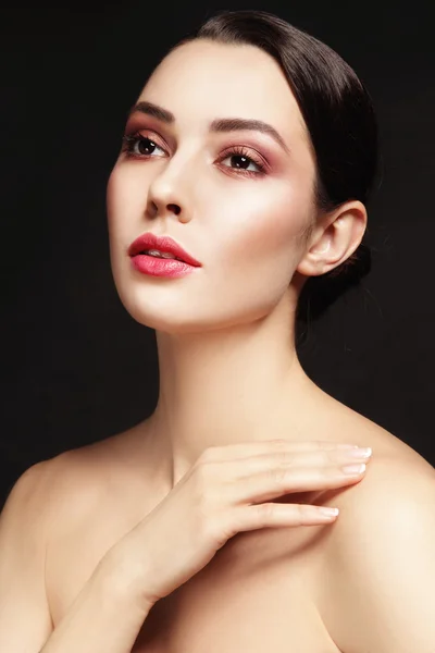 Vrouw met stijlvolle make-up — Stockfoto