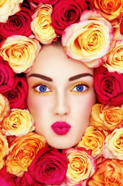 Renkli gül güzel kadın 
