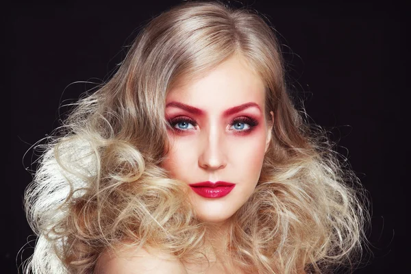 Woman with stylish long curly hairdo — Stock Photo, Image