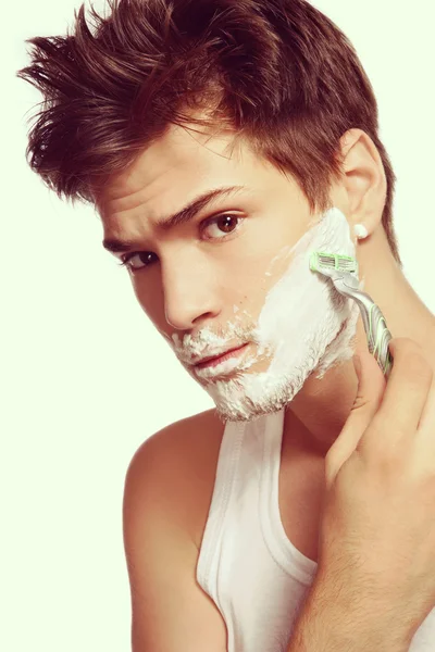 Szexi férfi borotva borotválkozás — Stock Fotó