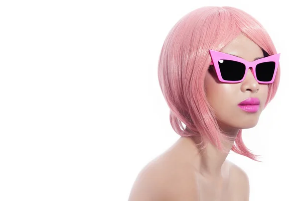 Ázsiai lány, elegáns rózsaszín bob haircut — Stock Fotó