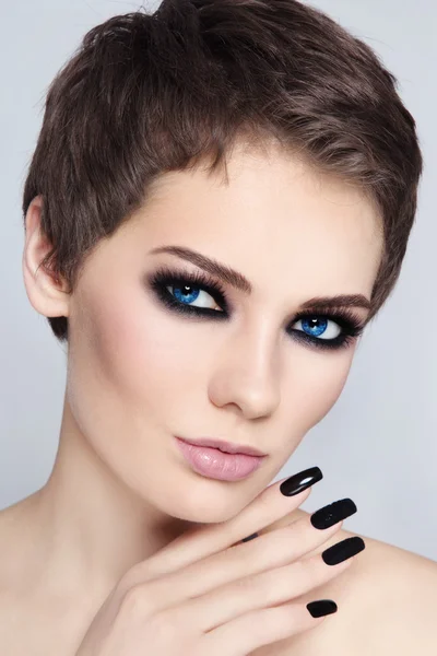 Woman with stylish  smoky eyes make-up — Stock Photo, Image