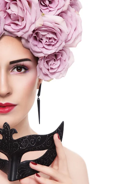 Mujer con peluca de flores y máscara veneciana — Foto de Stock