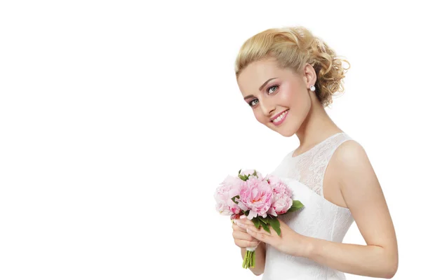 Sposa sorridente in abito di pizzo — Foto Stock