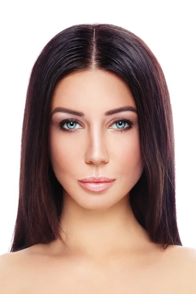 Bela mulher bronzeada com cabelo comprido — Fotografia de Stock