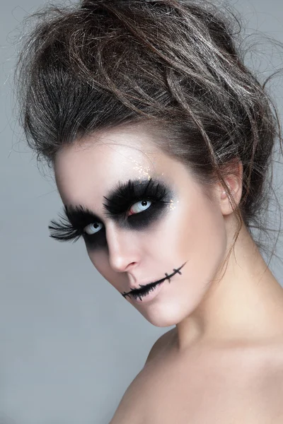 Mujer con maquillaje de Halloween con estilo — Foto de Stock