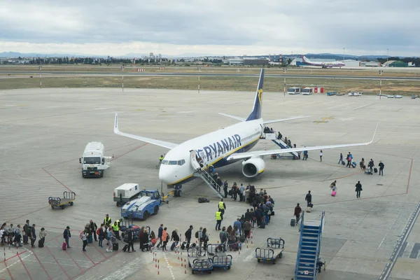 Cestujícím nástup na palubu Ryanair — Stock fotografie