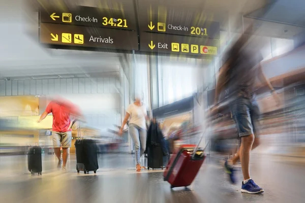 Passageiros das companhias aéreas — Fotografia de Stock