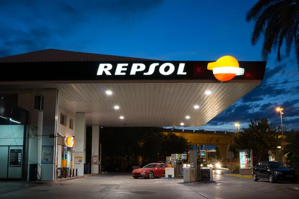 Gasolinera Repsol — Foto de Stock
