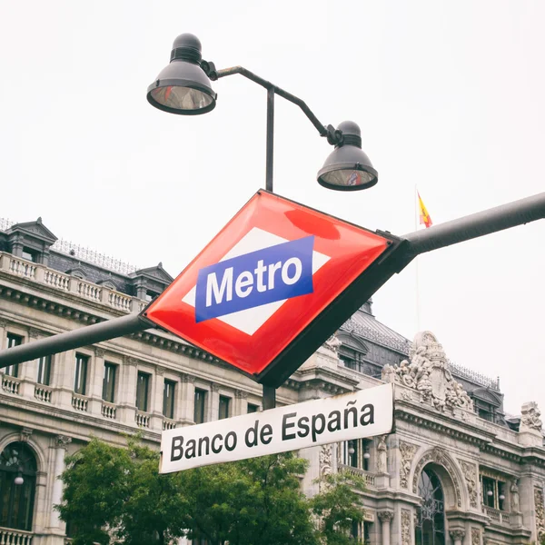Znak stacji metra w Madrycie — Zdjęcie stockowe