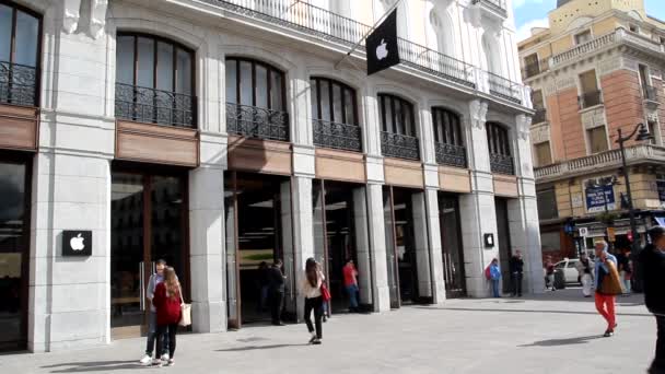 在马德里，西班牙的新苹果商店。 — 图库视频影像