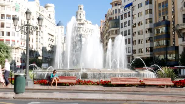 Valencia, Španělsko fontána — Stock video