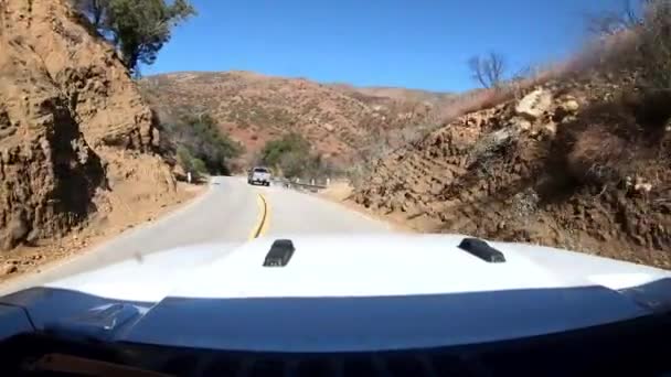 Conducir Hasta Montaña Sinuoso Camino Siguiente Camión Dashcam Pov — Vídeos de Stock