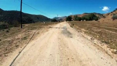 Yavaşça Özel Çiftlik Erişim Yolundan İkindi vakti