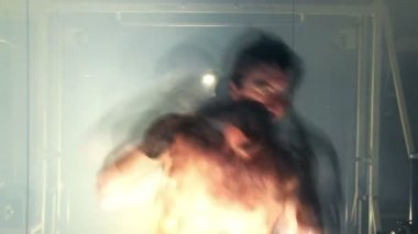 Shadowboxing erkek zaman atlamalı